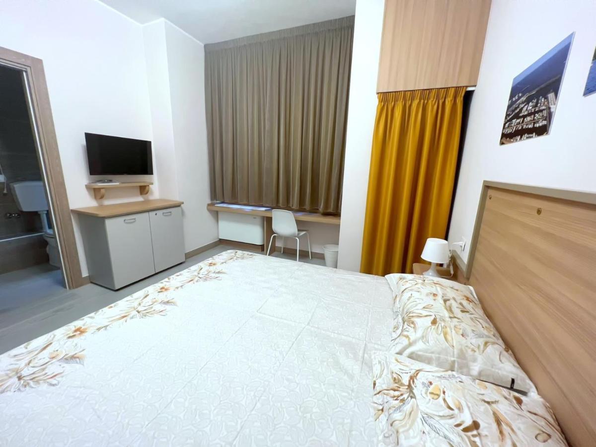 מונצה Sissi Comfort Rooms Foresteria Lombarda מראה חיצוני תמונה