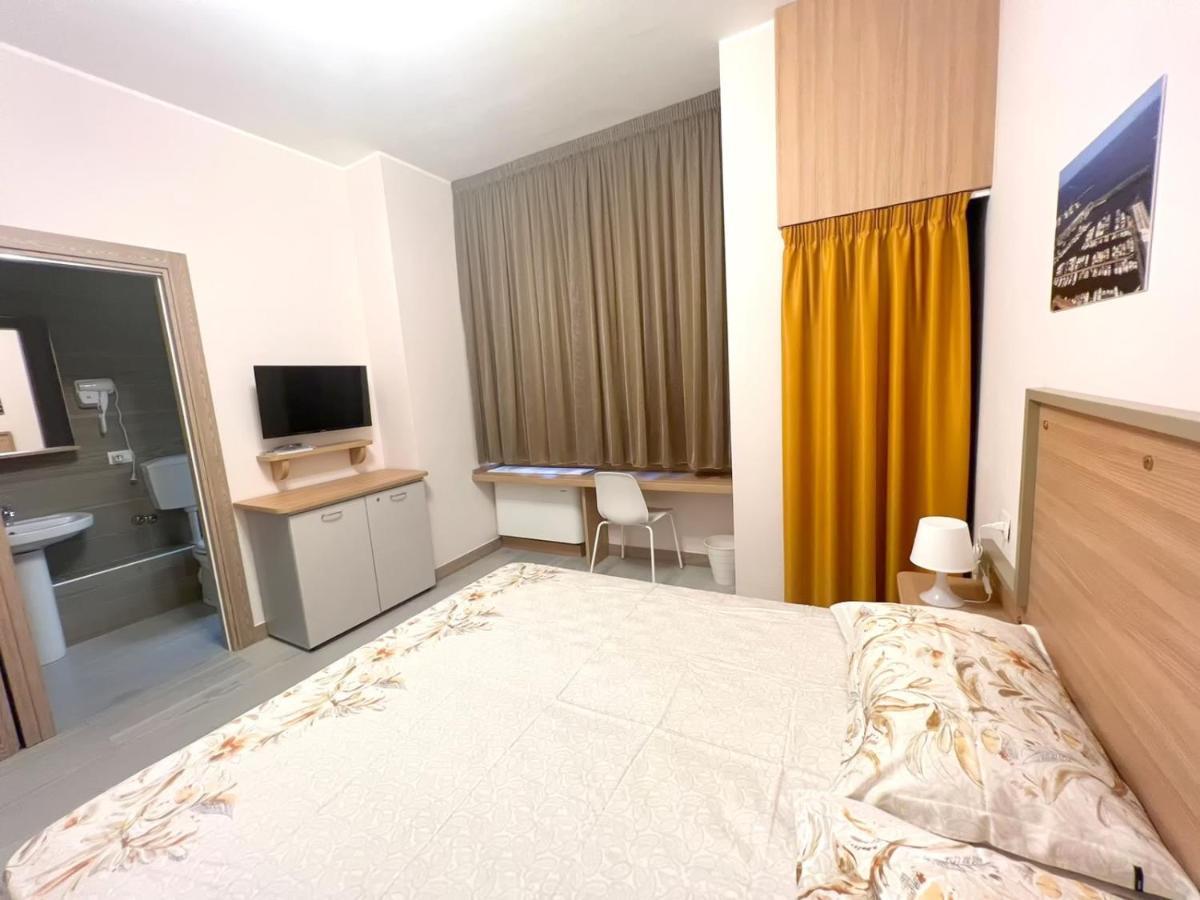 מונצה Sissi Comfort Rooms Foresteria Lombarda מראה חיצוני תמונה