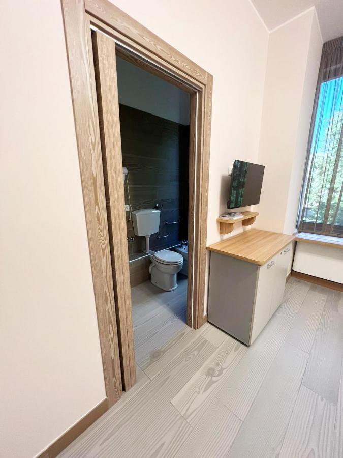 מונצה Sissi Comfort Rooms Foresteria Lombarda מראה חיצוני תמונה