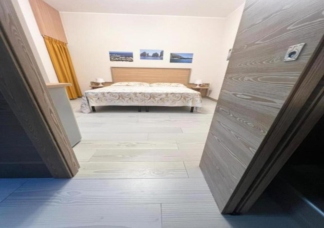 מונצה Sissi Comfort Rooms Foresteria Lombarda מראה חיצוני תמונה