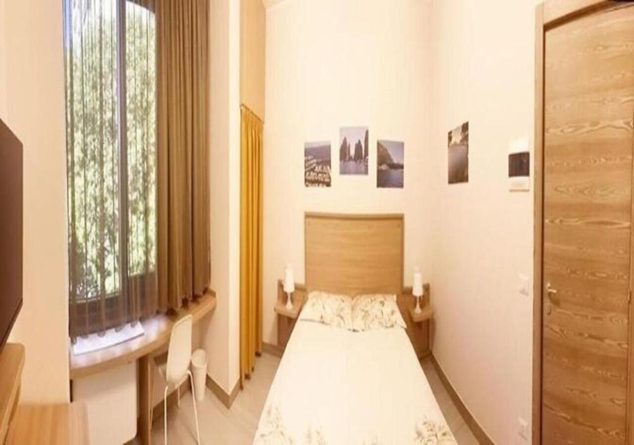 מונצה Sissi Comfort Rooms Foresteria Lombarda מראה חיצוני תמונה